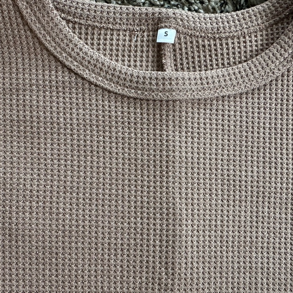 Elegant Waffle Knit Sweater Set - Olive and Blush/beige size small (lot of 2) - Picture 4 of 8